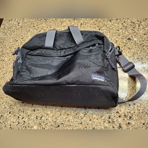 Patagonia laptop messenger crossbody bag